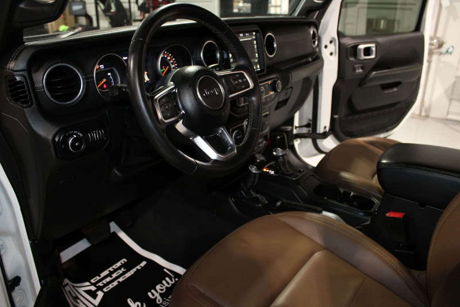 Used 2021 Jeep Wrangler Unlimited Sahara image 13