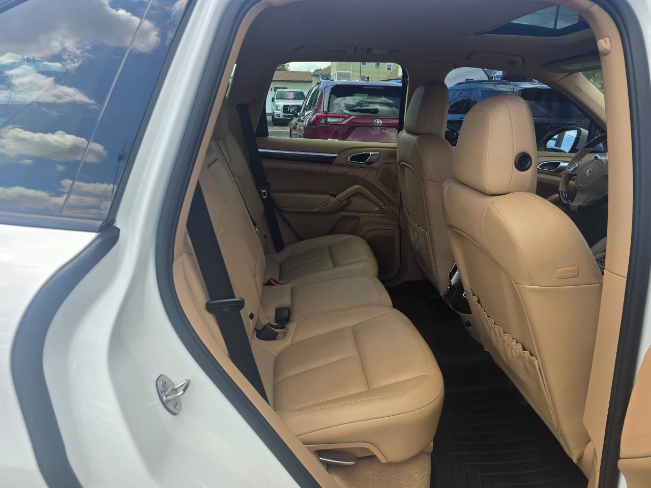 Used 2012 Porsche Cayenne S AWD/4WD image 15