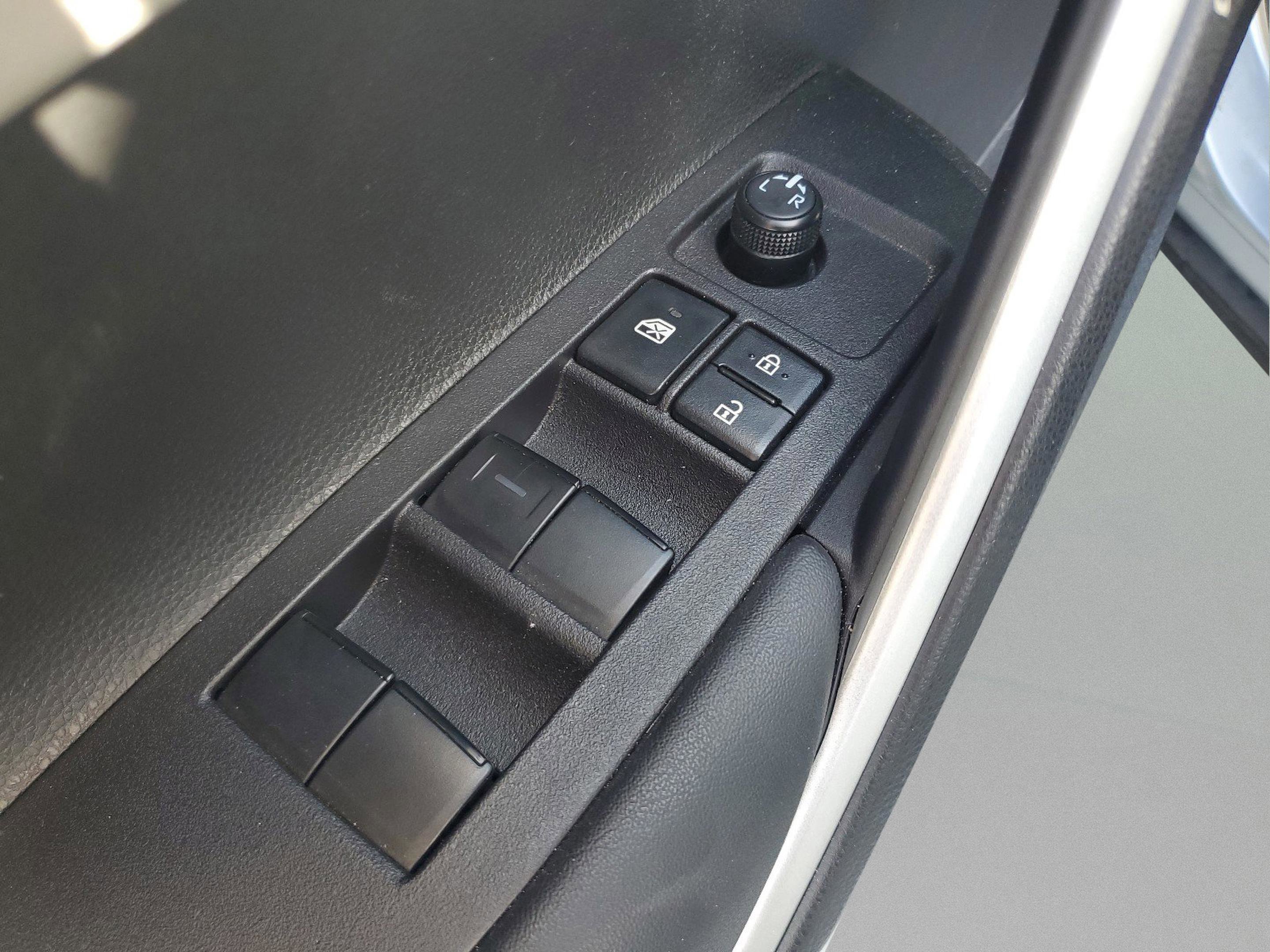 Used 2026 Toyota Corolla Cross L FWD image 16