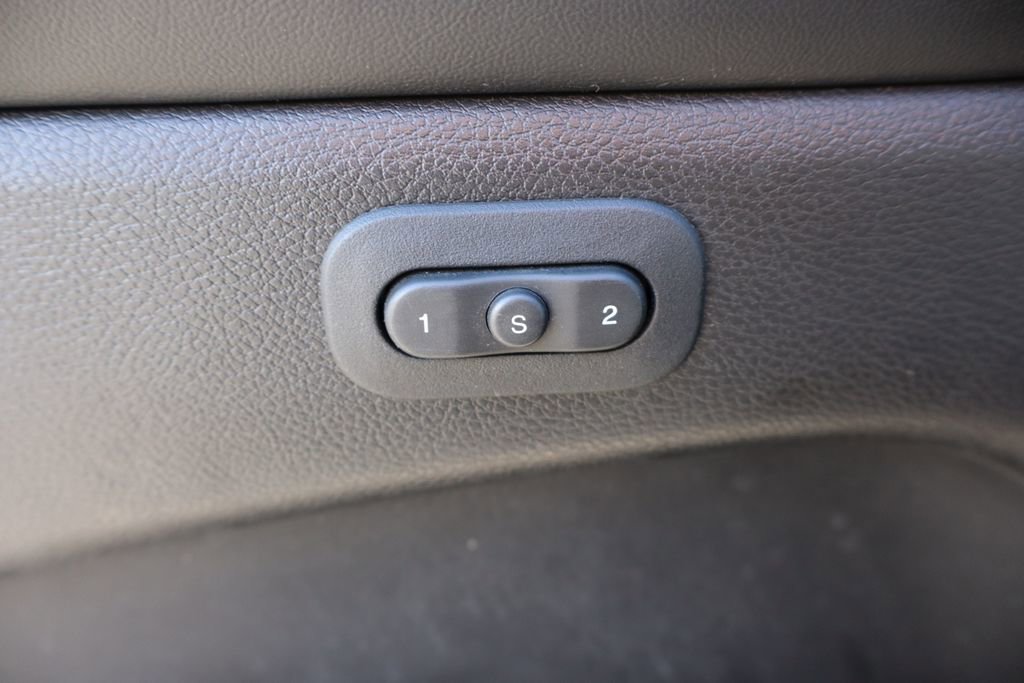 Used 2021 Jeep Grand Cherokee Limited AWD/4WD image 27