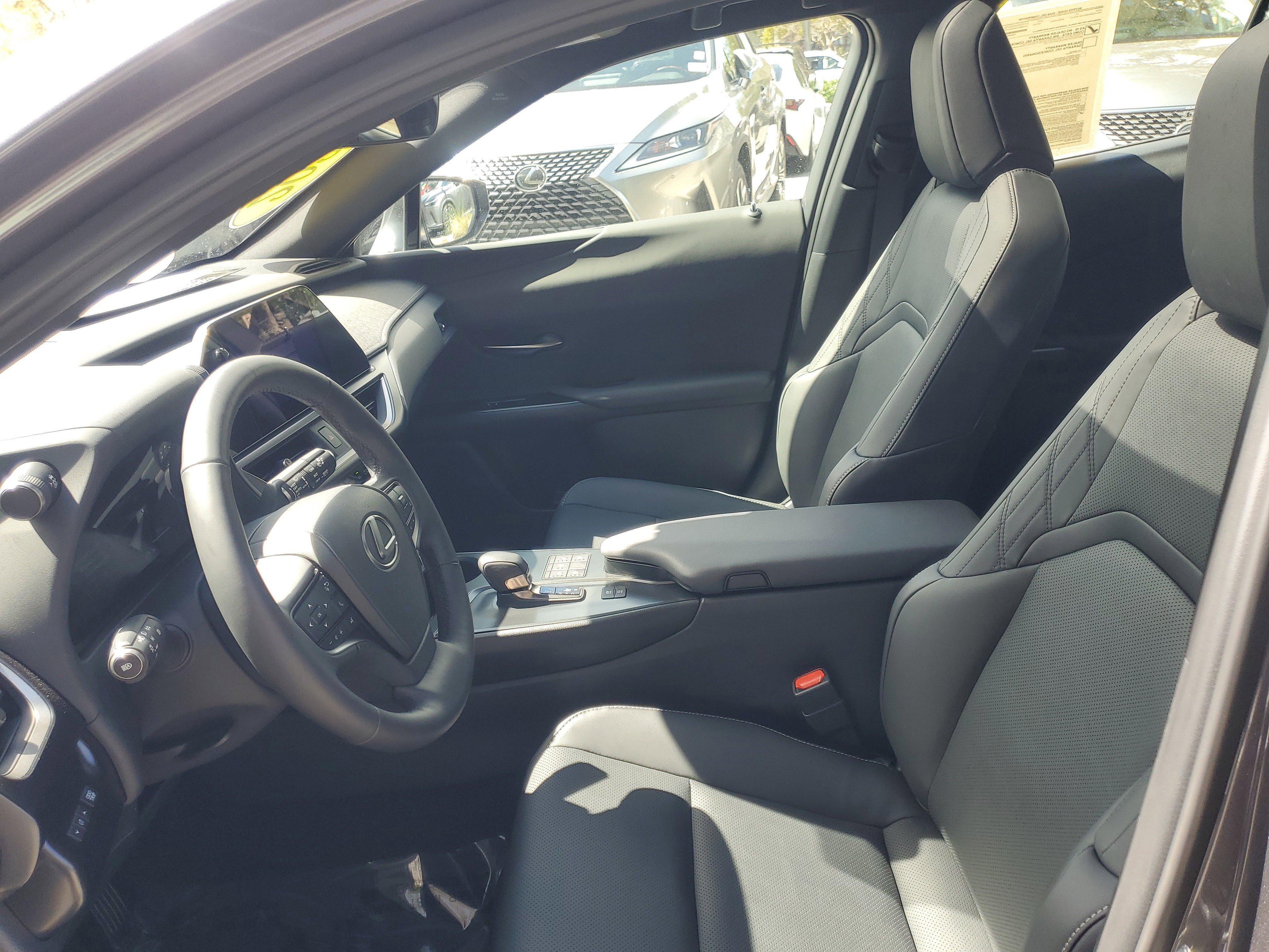 Used 2025 Lexus UX 300h FWD w/ Accessory Package (Z1) image 15