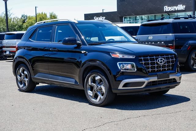 Certified 2024 Hyundai Venue SEL FWD image 6