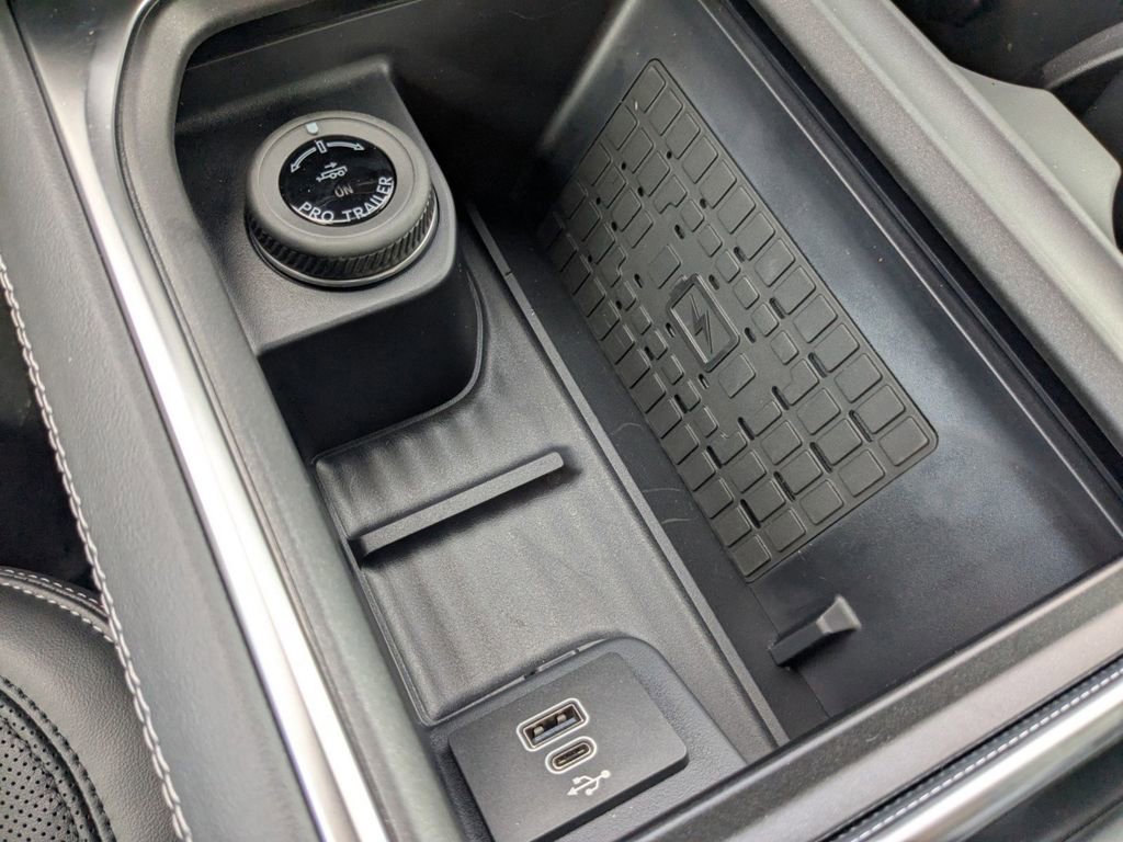 New 2025 Ford Expedition Max Platinum w/ Stealth Performance Package image 28