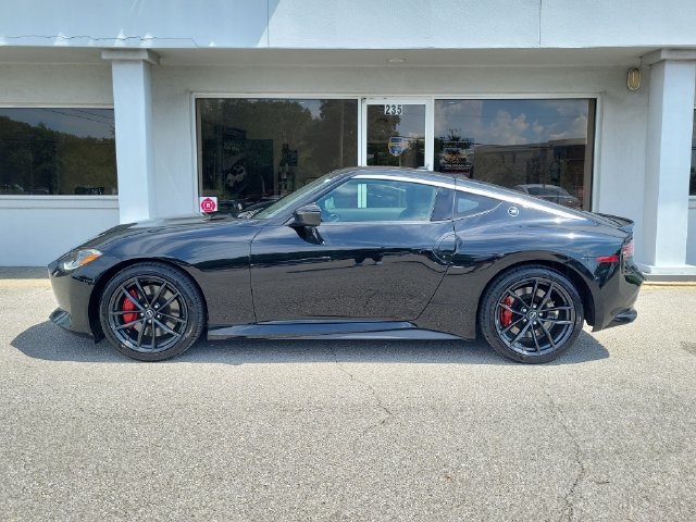 Certified 2025 Nissan Z Performance w/ Floor Mat Package RWD image 11