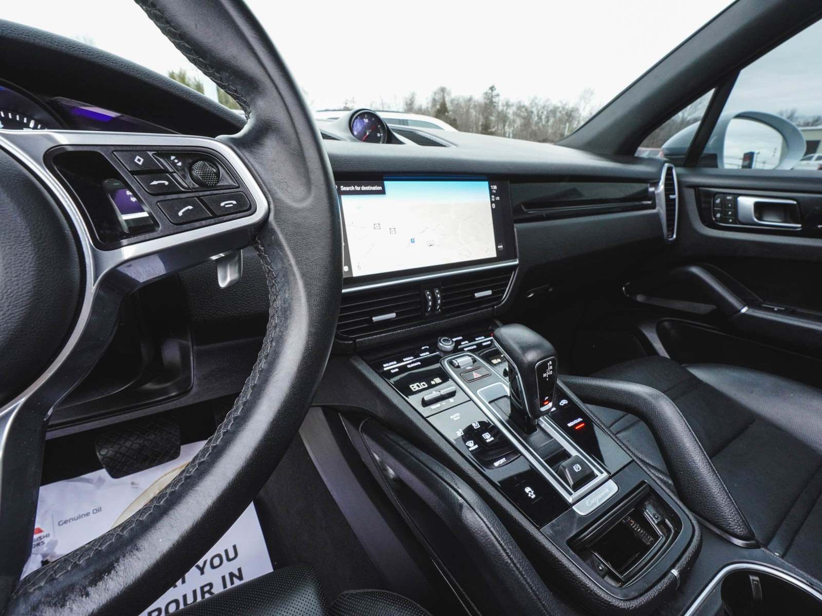 Used 2023 Porsche Cayenne w/ Premium Package image 19