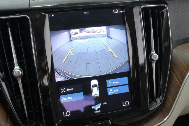 Used 2021 Volvo XC60 T5 Momentum w/ Protection Package Premier FWD image 21