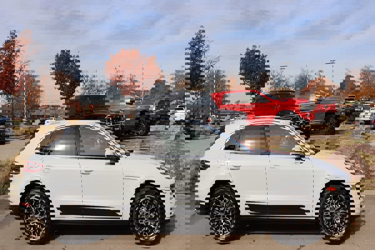 Used 2017 Porsche Macan S image 4