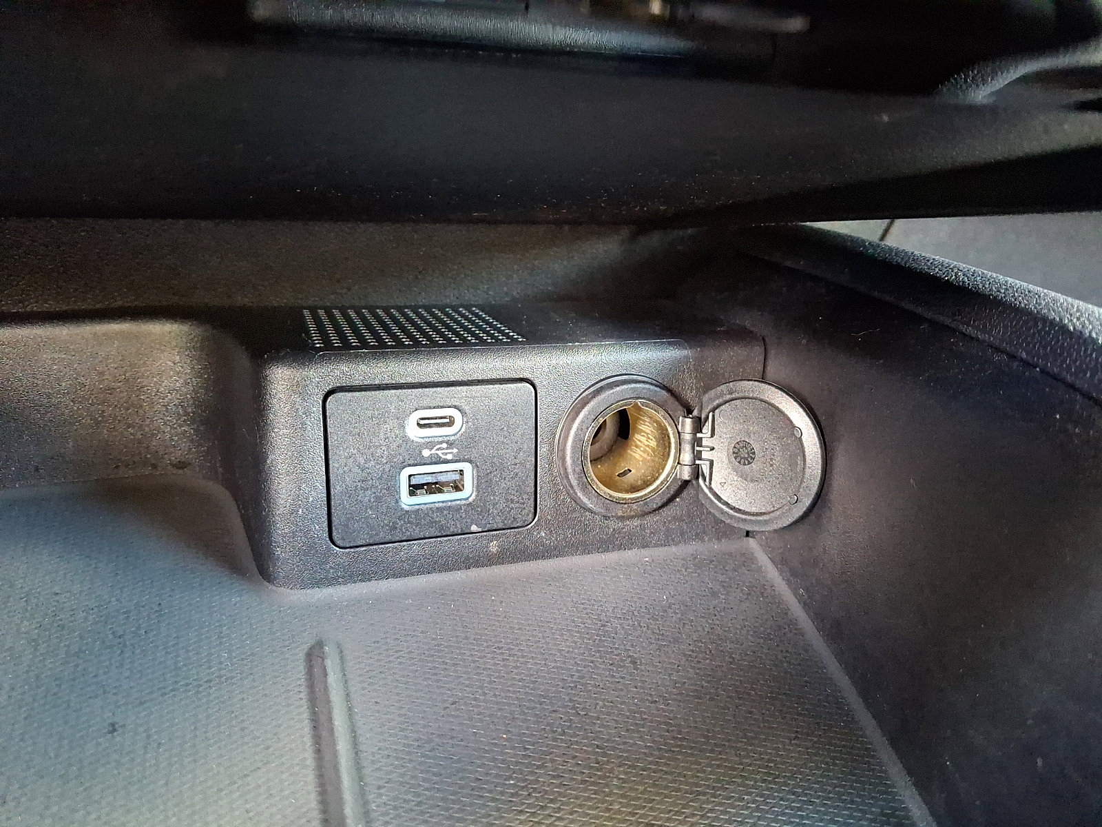 Used 2022 Ford Escape SE w/ Convenience Package image 24