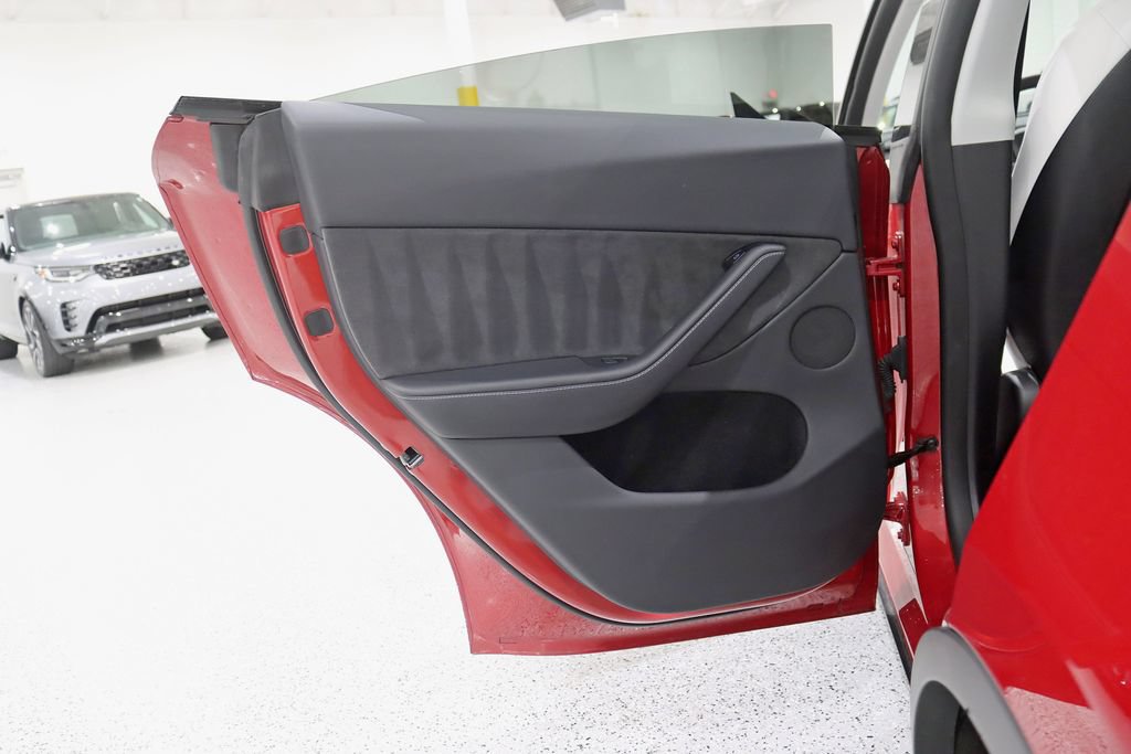 Used 2023 Tesla Model Y Long Range AWD/4WD image 35