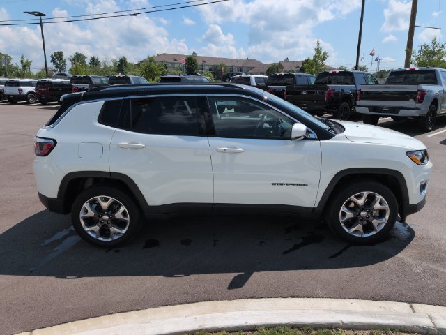 Used 2018 Jeep Compass Limited AWD/4WD image 6