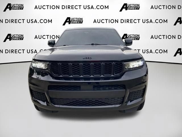 Used 2023 Jeep Grand Cherokee L Laredo RWD image 2