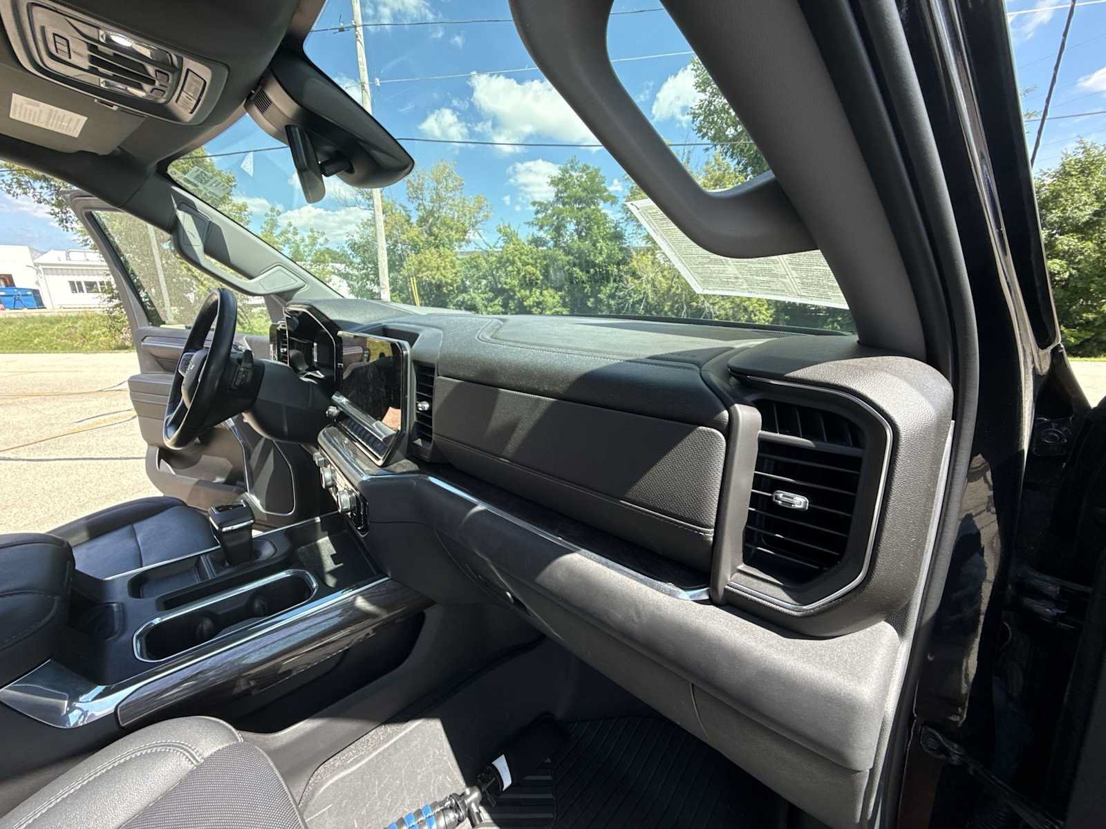 Certified 2023 Chevrolet Silverado 1500 LTZ AWD/4WD image 29