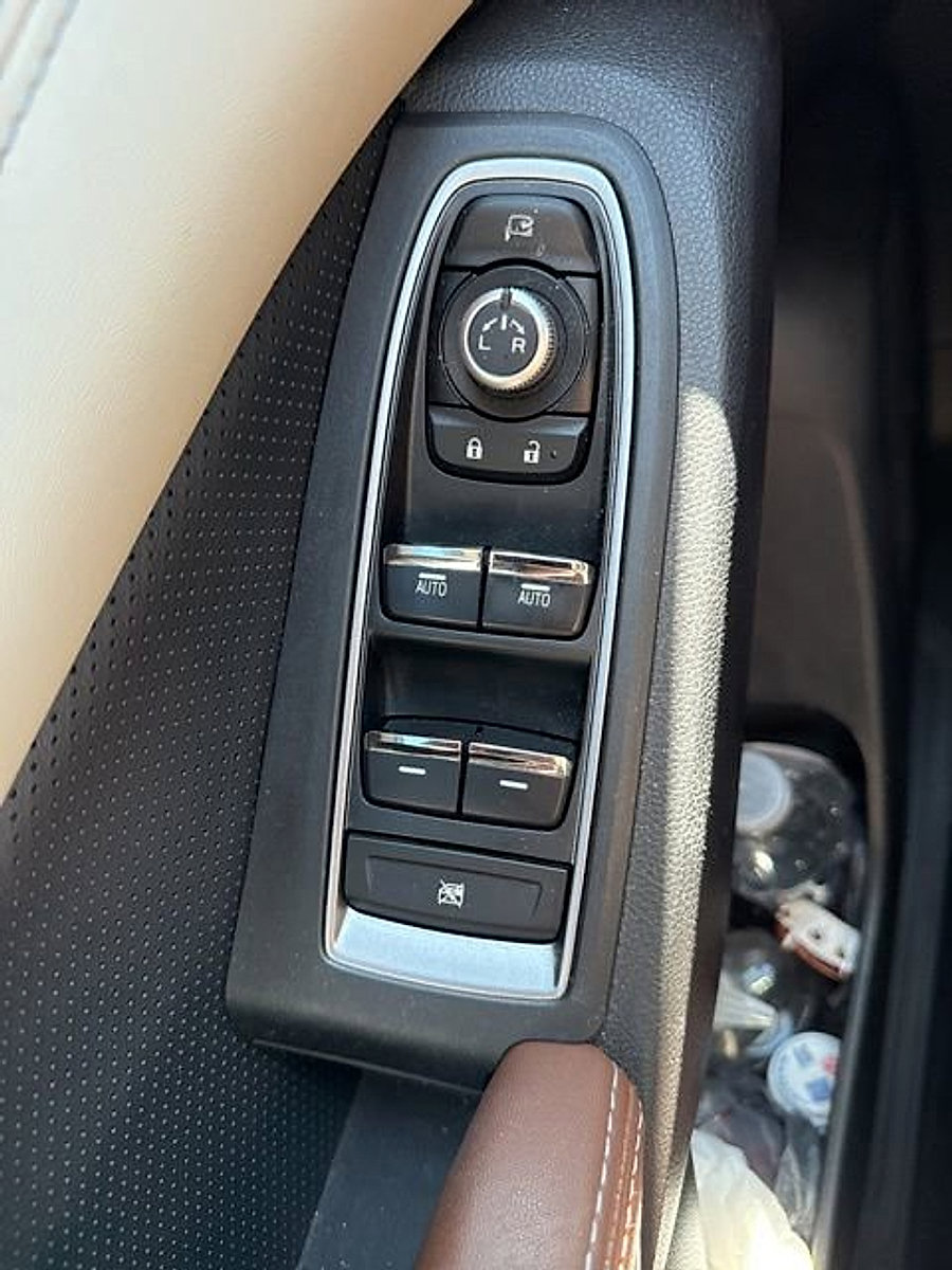 Used 2021 Subaru Ascent Touring w/ Popular Package #2 image 8