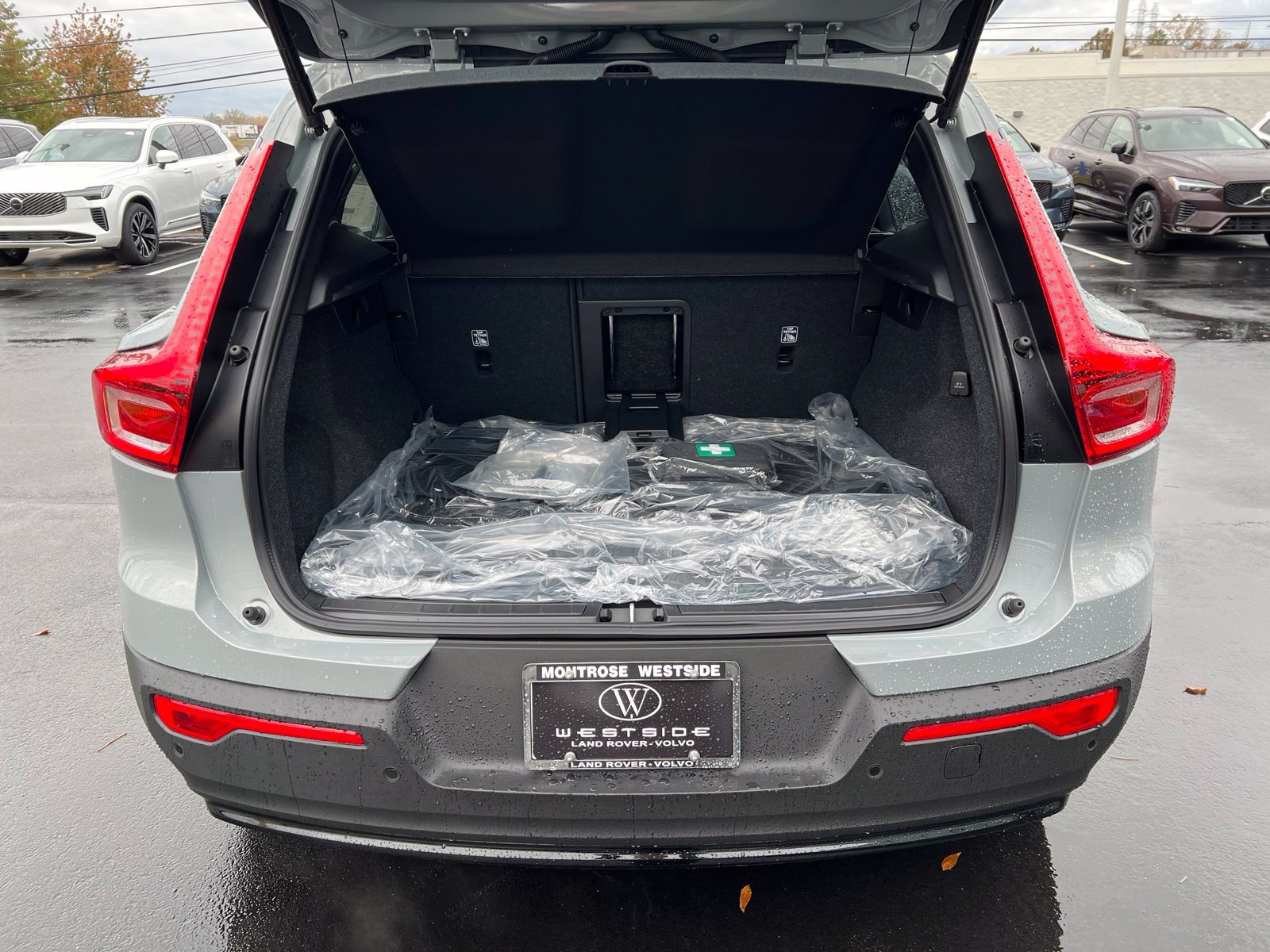 New 2026 Volvo XC40 B5 Plus w/ Protection Package Premier AWD/4WD image 39