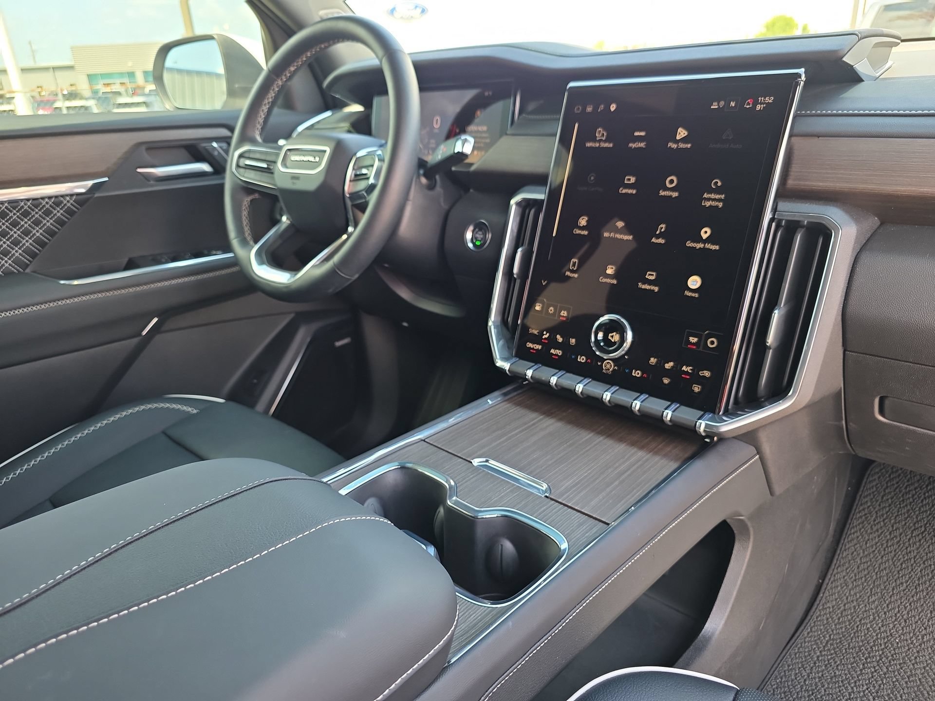 Used 2025 GMC Acadia Denali FWD image 17