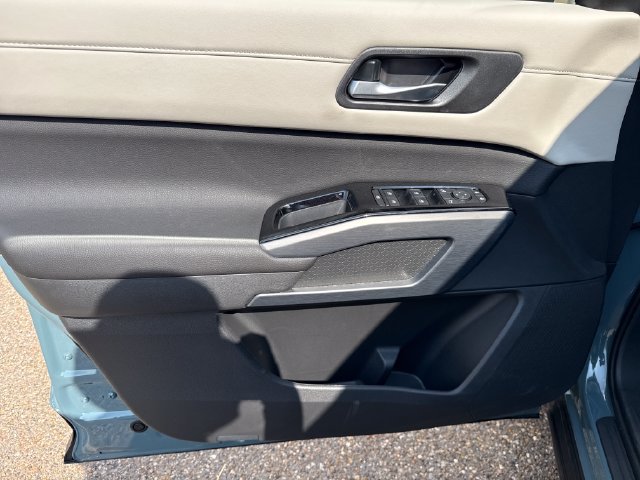New 2026 Nissan Pathfinder SL w/ SL Premium Package FWD image 10