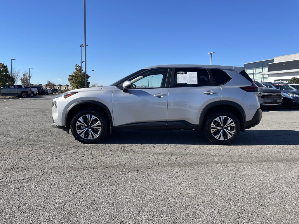 Used 2023 Nissan Rogue SV image 4