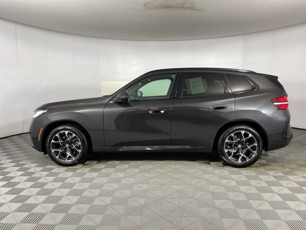 Used 2025 BMW X3 xDrive30i w/ M Sport Package image 4