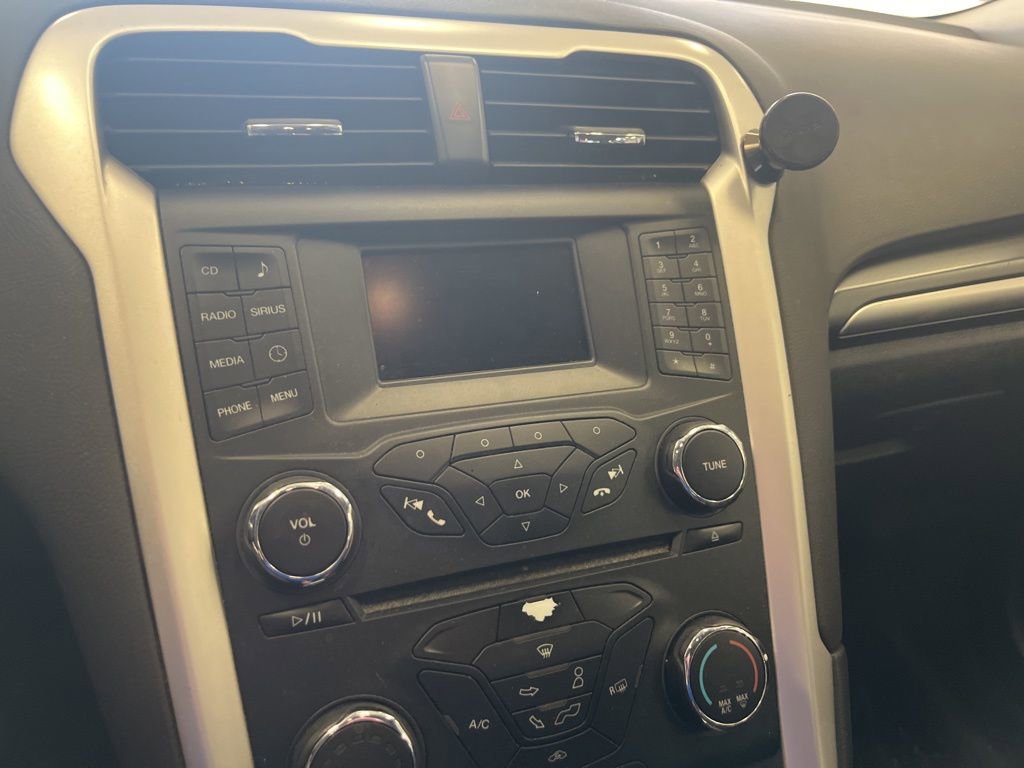 Used 2014 Ford Fusion SE image 5