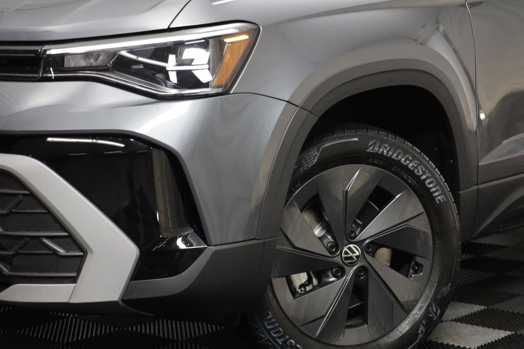 New 2026 Volkswagen Taos S image 4