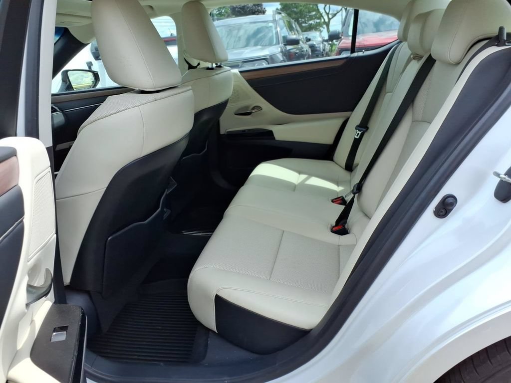 Used 2024 Lexus ES 350 w/ Premium Package FWD image 12
