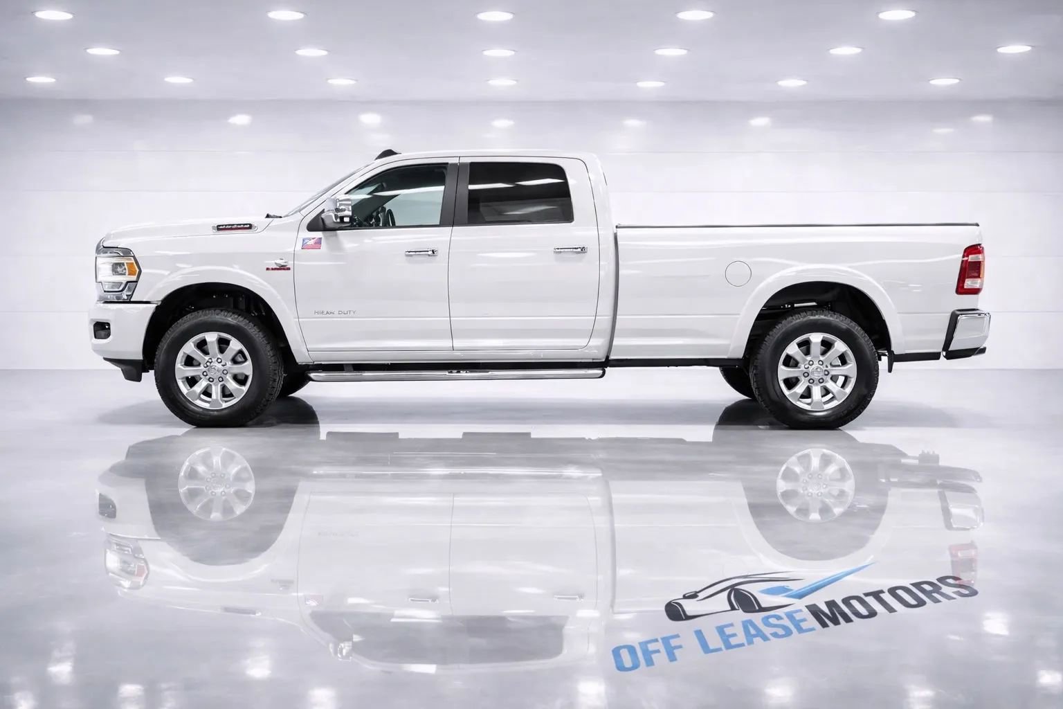 Used 2022 RAM 2500 Laramie AWD/4WD image 2