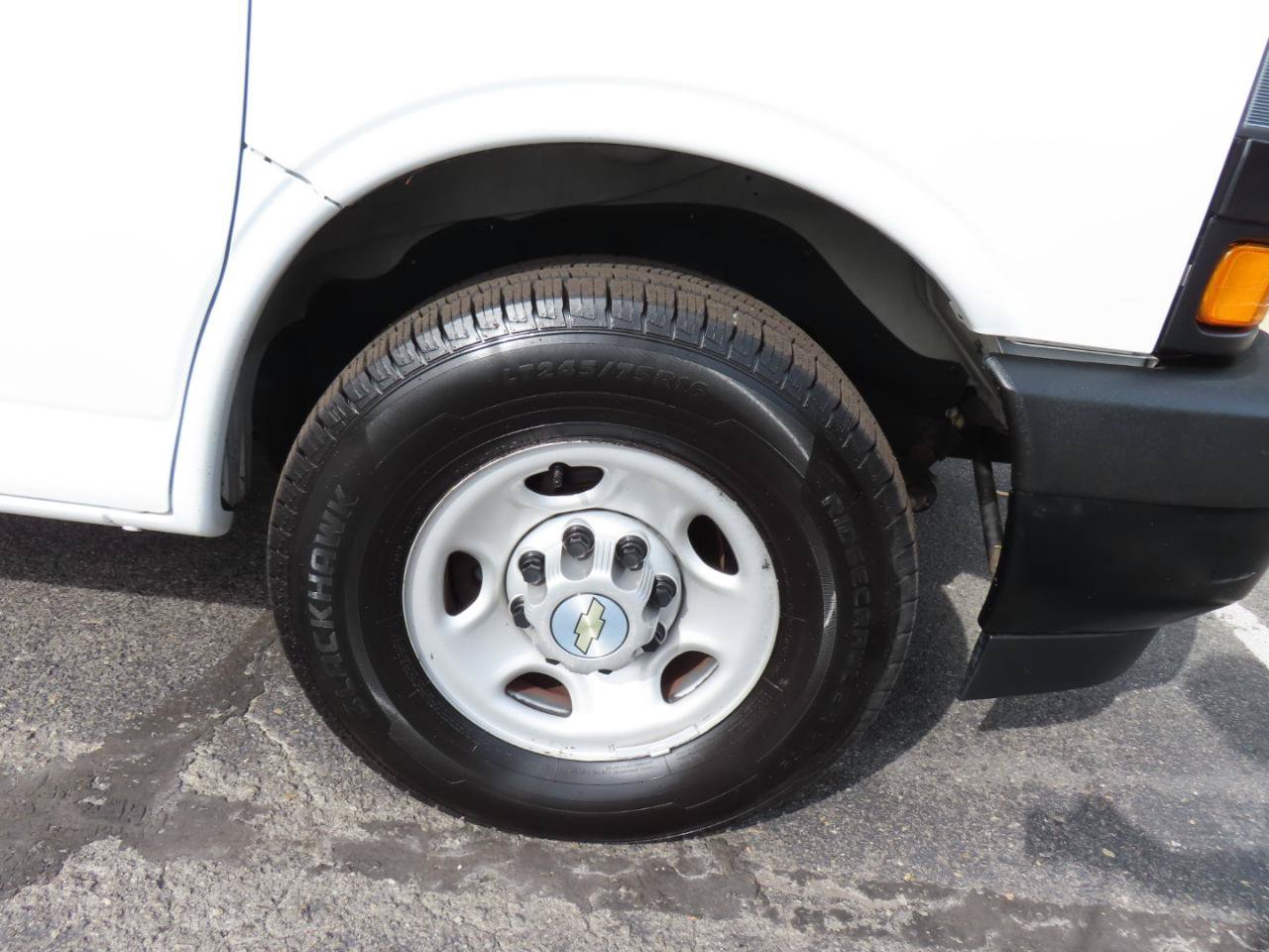 Used 2020 Chevrolet Express 3500 w/ Driver Convenience Package RWD image 13