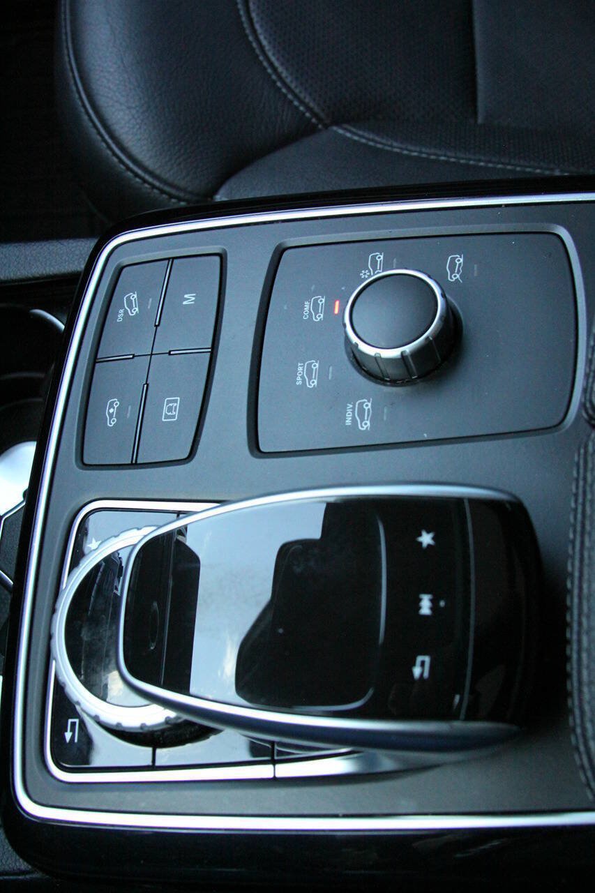 Used 2018 Mercedes-Benz GLS 550 4MATIC w/ Driver Assistance Package image 32