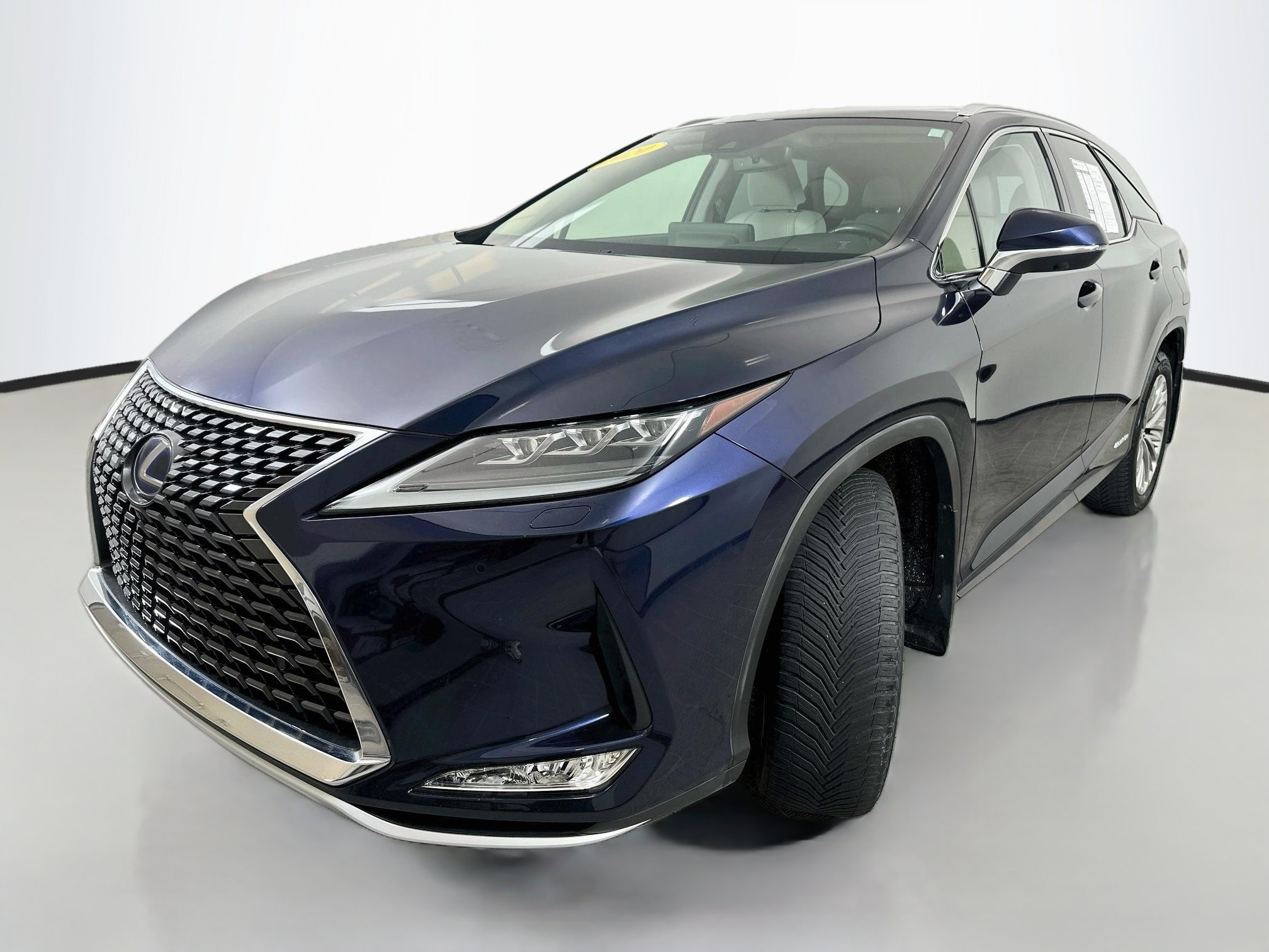 Used 2020 Lexus RX 450hL Luxury w/ Accessory Package AWD/4WD image 3