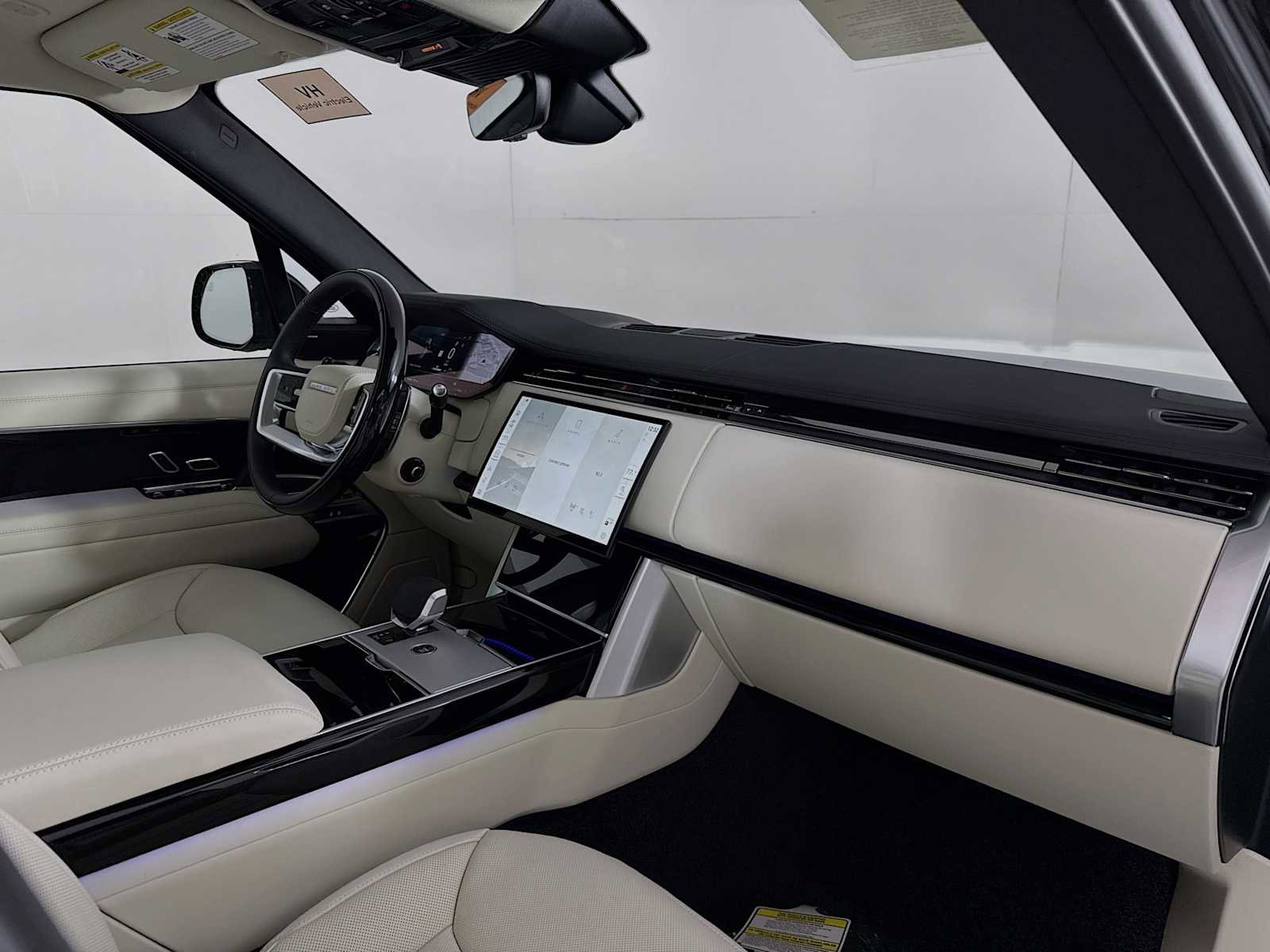 New 2026 Land Rover Range Rover SE image 30