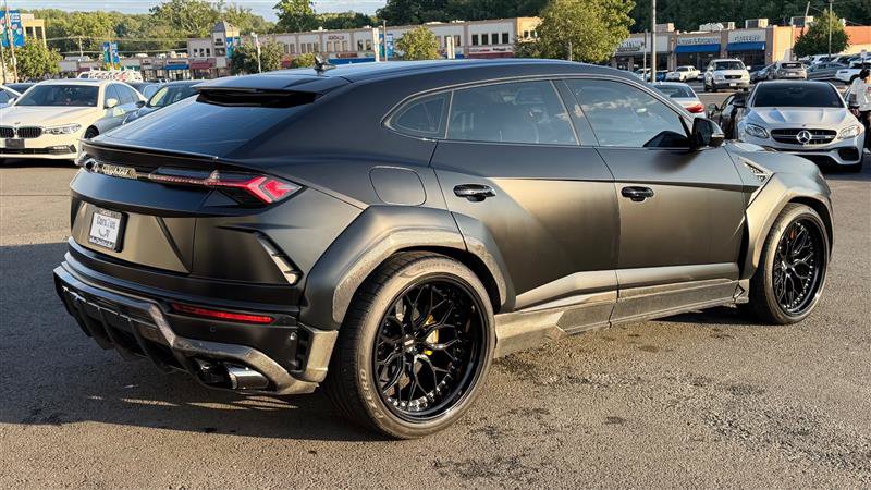 Used 2021 Lamborghini Urus AWD/4WD image 8