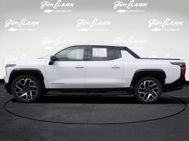 Used 2025 Chevrolet Silverado EV RST AWD/4WD image 34