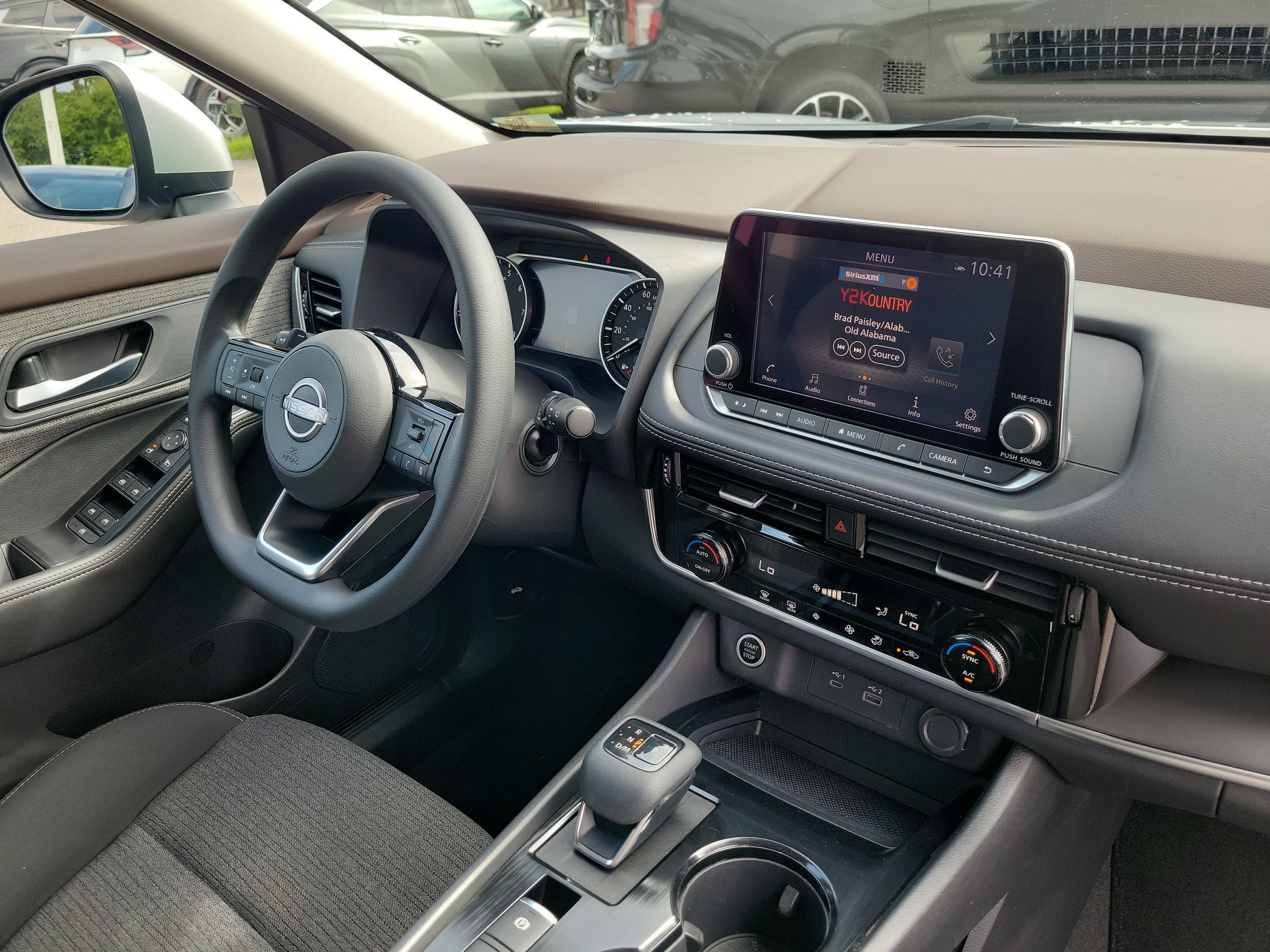 Used 2022 Nissan Rogue SV FWD image 8