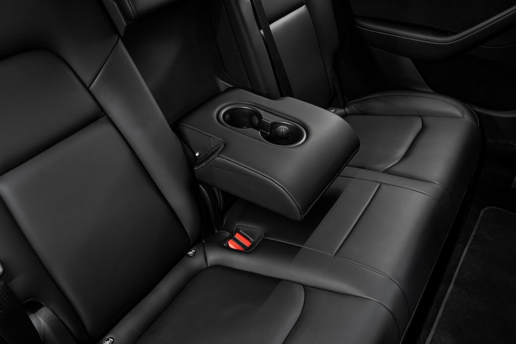 Used 2023 Tesla Model Y Long Range image 35