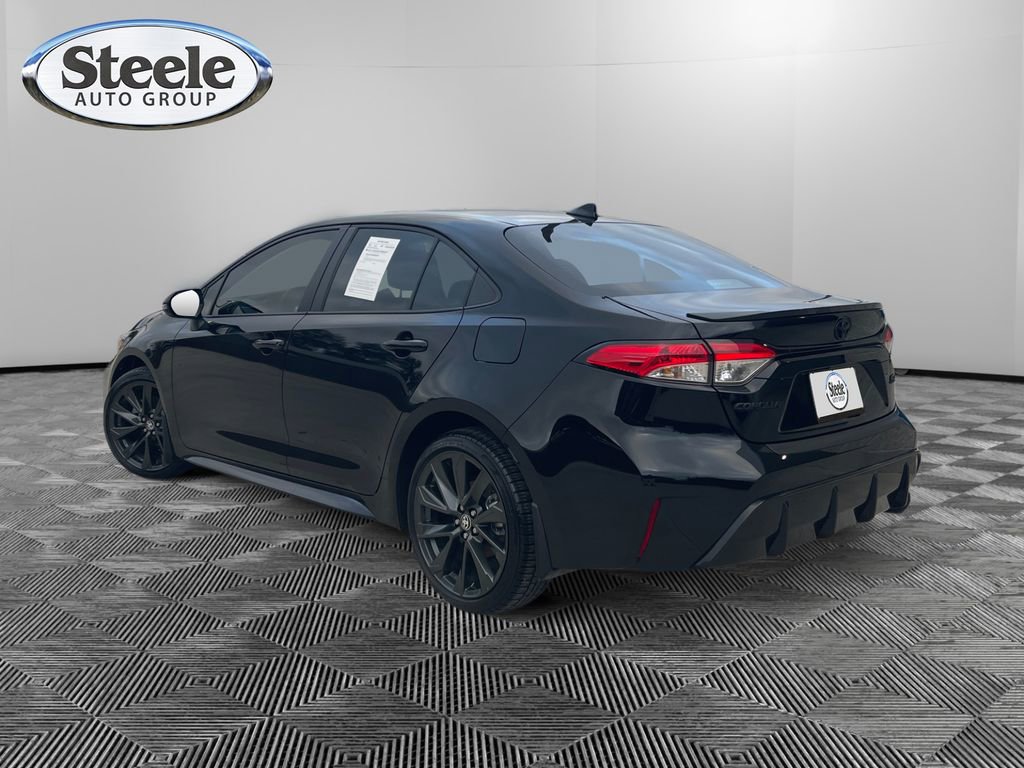 Used 2025 Toyota Corolla SE image 3