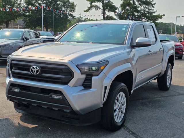 Used 2024 Toyota Tacoma SR5 AWD/4WD image 5