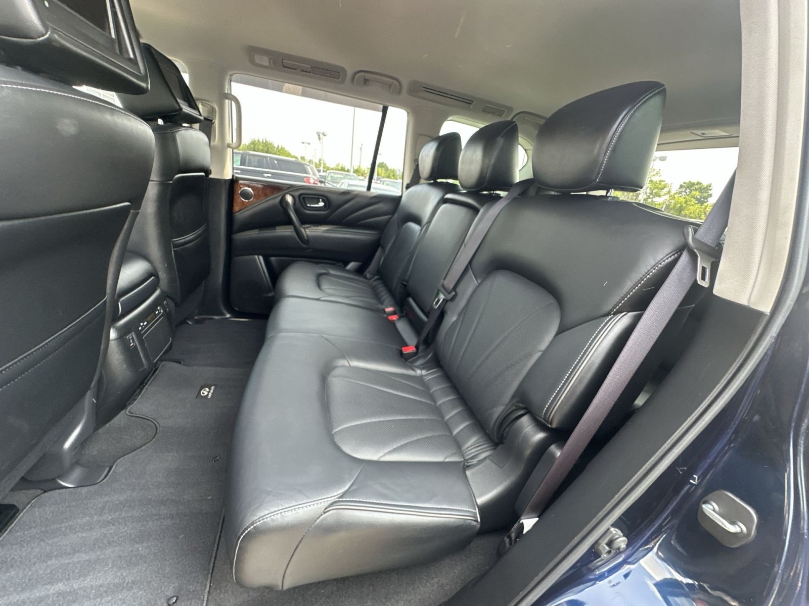 Used 2017 INFINITI QX80 4WD w/ Deluxe Technology Package image 33