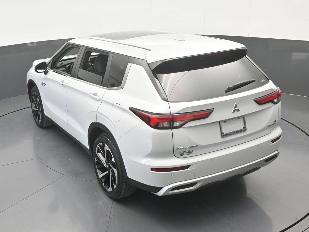 New 2025 Mitsubishi Outlander SE image 49