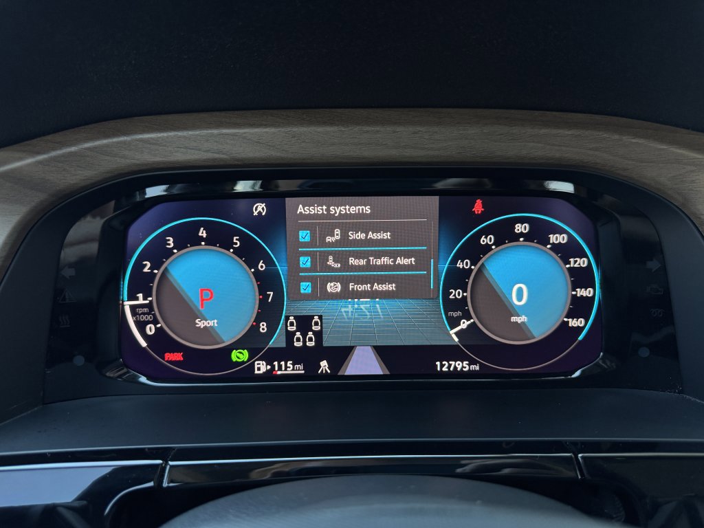 Used 2024 Volkswagen Atlas SE w/ Panoramic Sunroof Package image 19