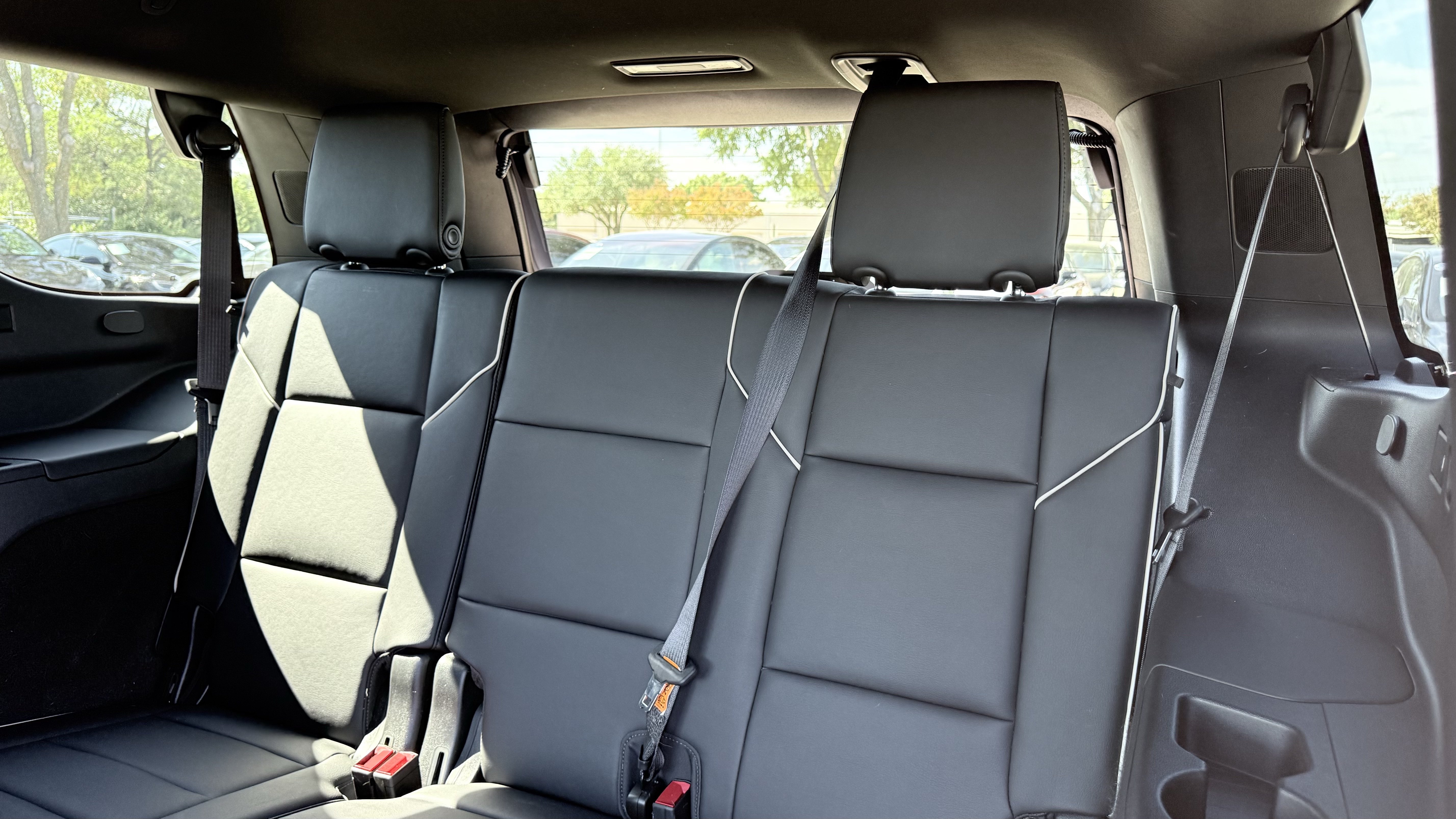Used 2024 Cadillac Escalade Premium Luxury w/ Performance Package AWD/4WD image 43