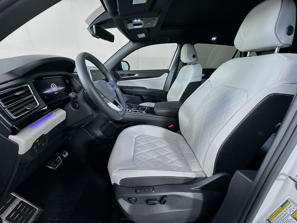 Used 2025 Volkswagen Atlas Cross Sport SEL Premium R-Line image 24