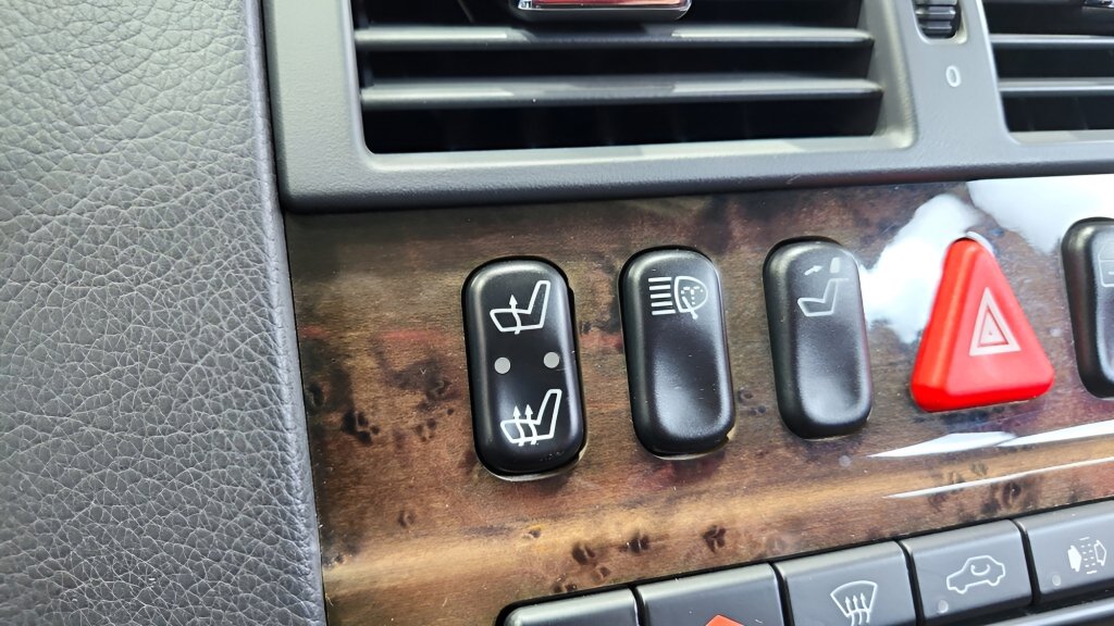 Used 2002 Mercedes-Benz E 55 AMG Sedan image 22