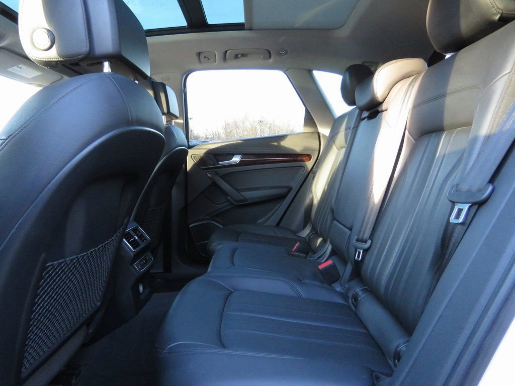 Used 2018 Audi Q5 2.0T Premium Plus w/ Premium Plus Package image 19