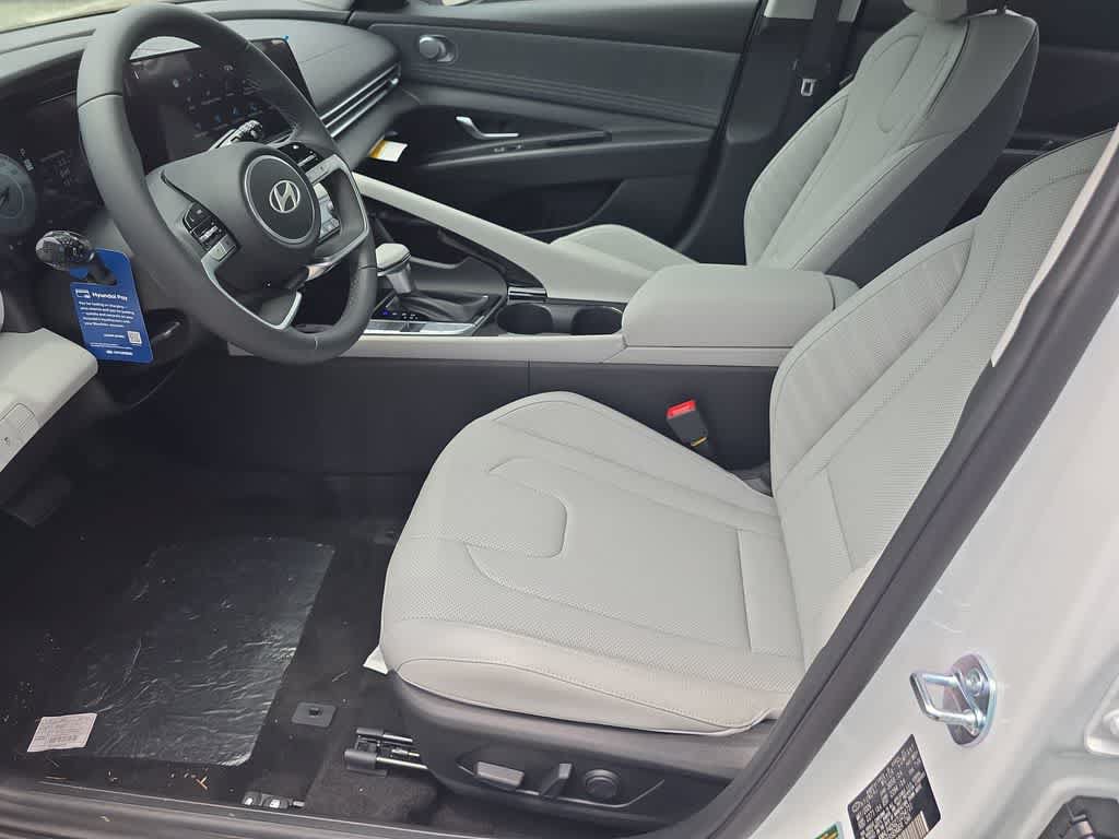 New 2026 Hyundai Elantra Limited FWD image 16