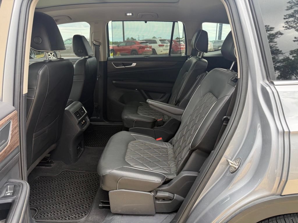 Used 2024 Volkswagen Atlas SEL Premium R-Line AWD/4WD image 13