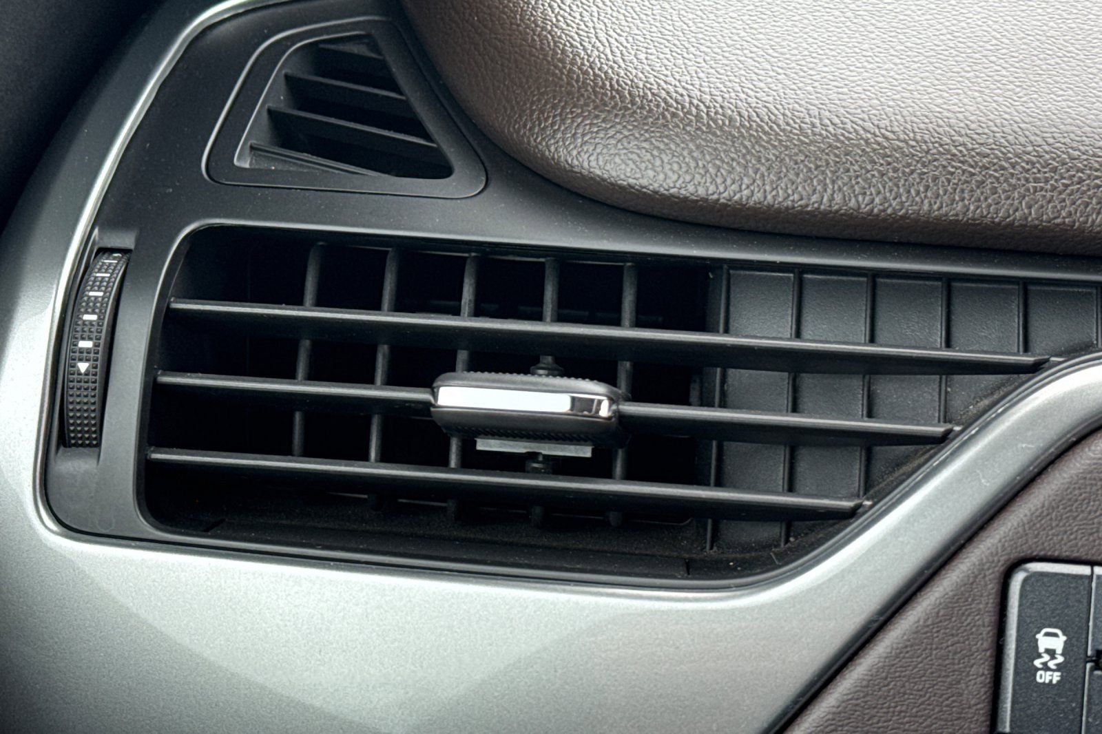 Used 2020 Chevrolet Suburban Premier w/ Max Trailering Package image 28