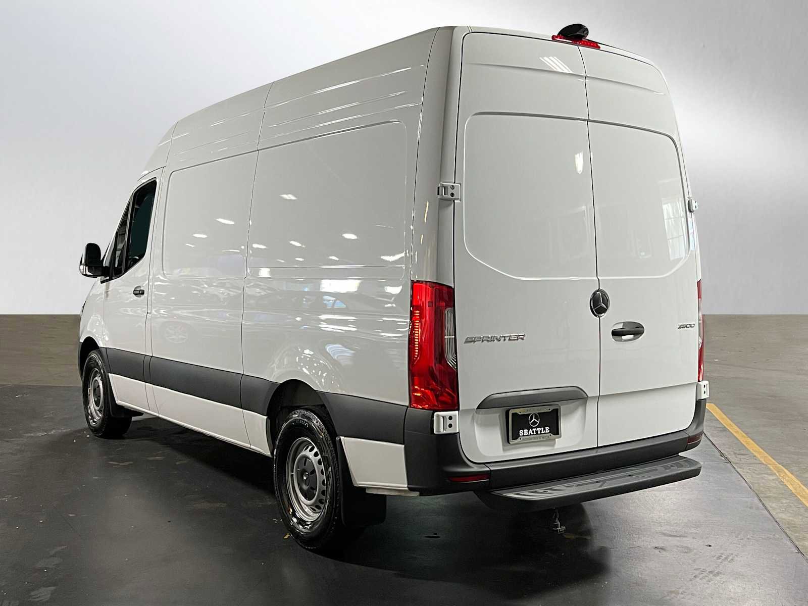 Used 2025 Mercedes-Benz Sprinter 2500 image 5