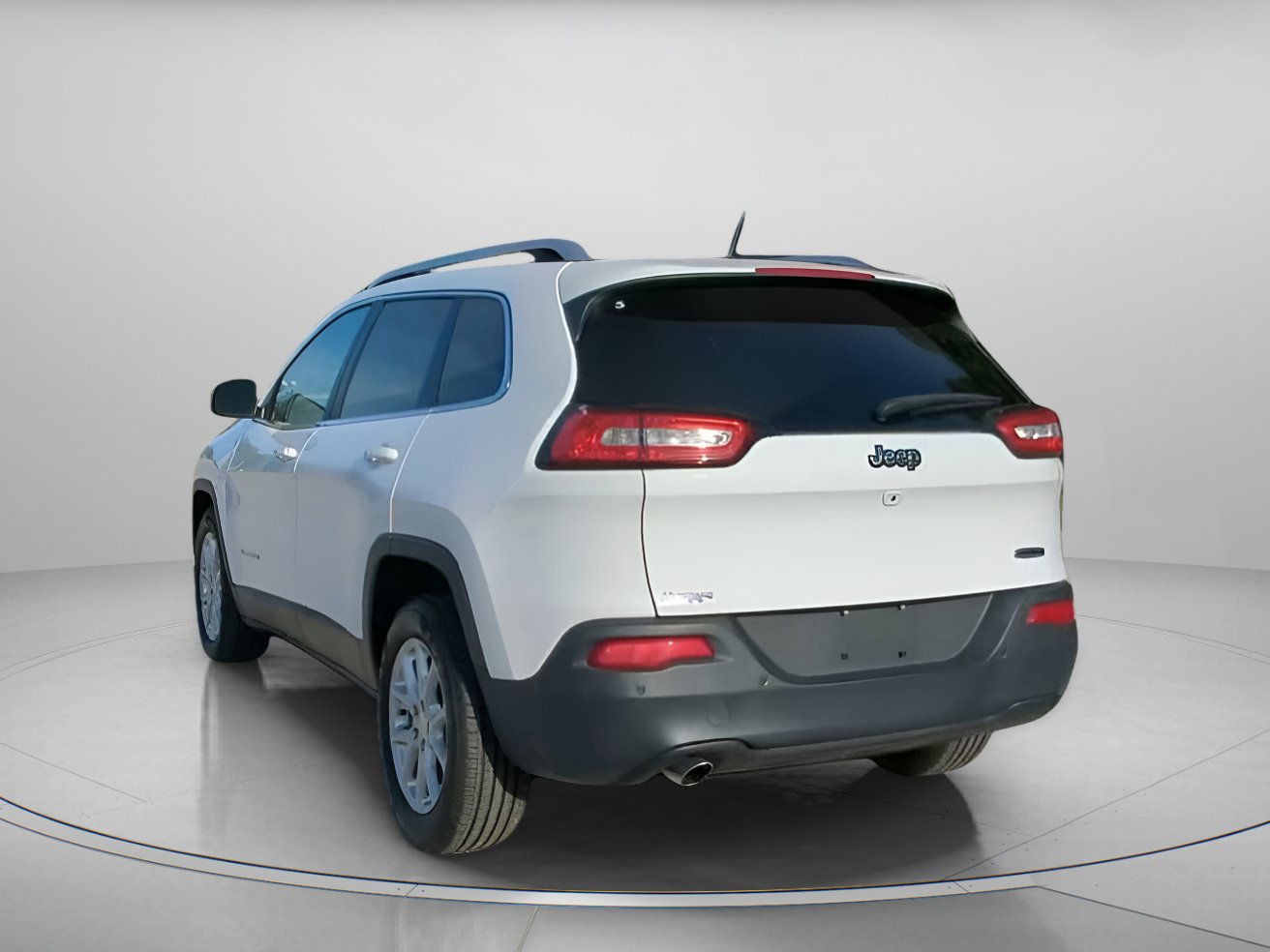 Used 2018 Jeep Cherokee Latitude w/ Safety Group FWD image 22