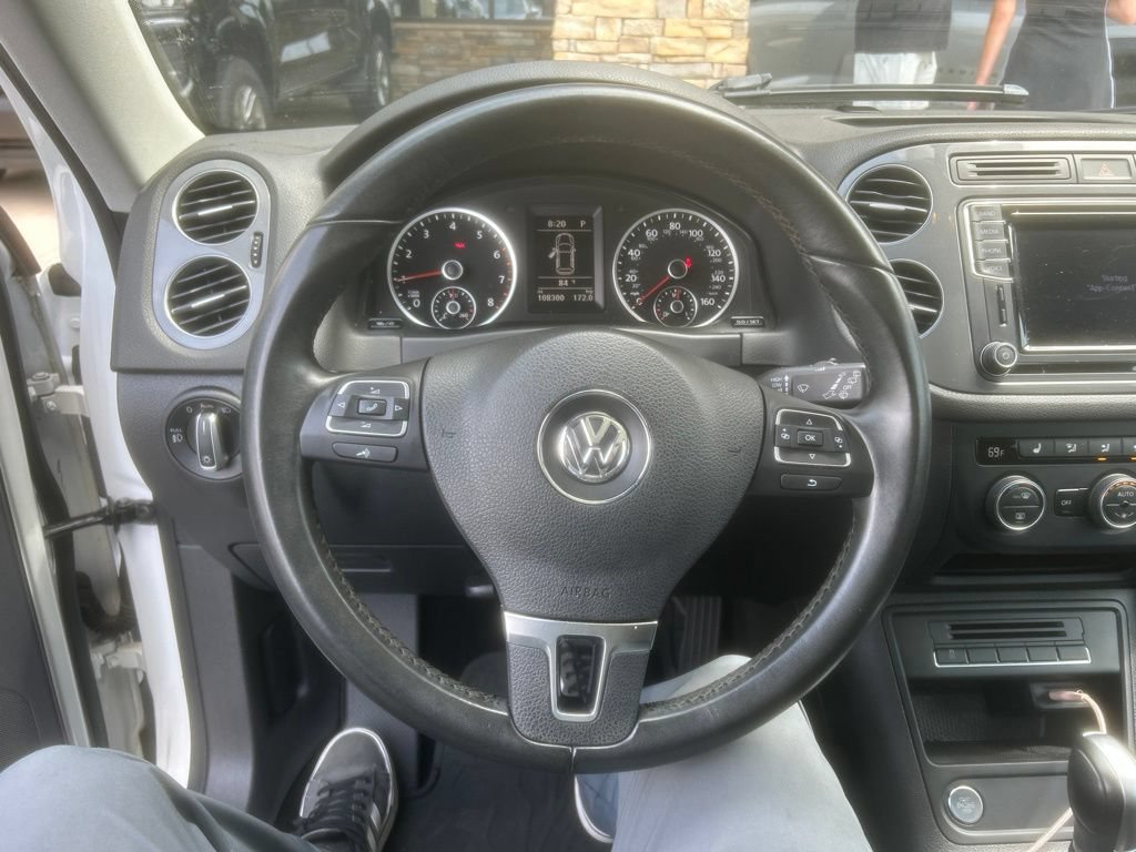Used 2017 Volkswagen Tiguan SEL FWD image 8