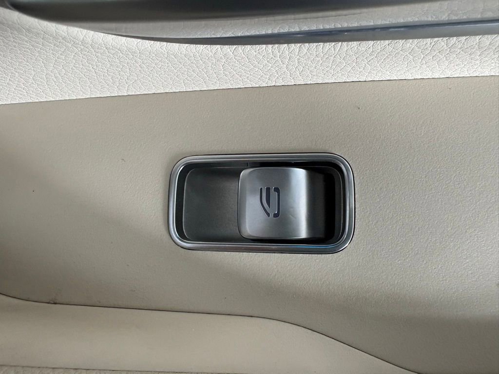 Used 2022 Mercedes-Benz GLE 350 4MATIC image 46